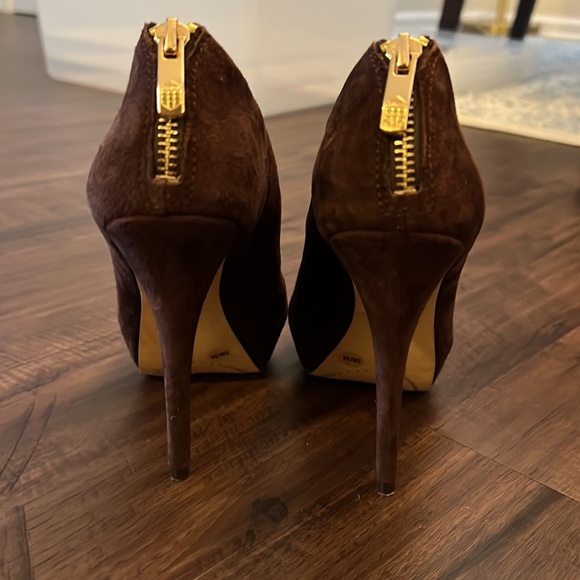 Vince Camuto brown suede booties - Picture 5 of 5